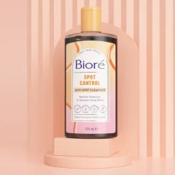 Bioré Houtskool Anti-Puistjes Cleanser 200 ml