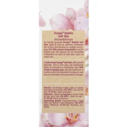 Kneipp Badolie Soft Skin AmandelbloesemDe heerlijk geurende ® Badolie Soft Skin, biedt je huid de optimale combinatie van actieve bescherming en voelbare verzorging. Met 94% zuivere amandelolie zorgt de badolie voor het behoud van de natuurlijke huidbarrière en voelt de huid weer zacht en soepel aan.Dermatologisch getestNiet parfumvrijPH NeutraalProefdiervrijVeganGeschikt voor de droge en/of gevoelige huid Gevarenaanduidingen Ontvlambaar Milieugevaarlijk Zeer licht ontvlambaar gas. Zeer licht ontvlambare aerosol. Zeer licht ontvlambare vloeistof en damp. Licht ontvlambare vloeistof en damp. Ontvlambare vaste stof. Ontvlambare aerosol. Ontvlambare vloeistof en damp. Zeer giftig voor in het water levende organismen. Zeer giftig voor in het water levende organismen, met langdurige gevolgen. Giftig voor in het water levende organismen, met langdurige gevolgen. Aanvullende informatie Hoe te gebruiken?Schroefdopje 1 keer vullen en badolie toevoegen aan het water (36-38ºC). Duur van het bad: 15-20 min. Dopje omspoelen.Cosmeticaproduct. Niet voor inwendig gebruik. Buiten het bereik van kinderen houden. Waarschuwing: Bad na het baden reinigen (voorkomt uitglijden). Restanten van de badolie verwijderen met warm water en vetoplossend schoonmaakmiddel. Ingrediënten Prunus Amygdalus Dulcis (Sweet Almond) Oil, Parfum (Fragrance), Benzyl Benzoate,PEG-40 Sorbitan Peroleate, Prunus Amygdalus Dulcis (Sweet Almond) Flower Extract, Amyris Balsamifera Bark Oil, Pogostemon Cablin Oil, Bulnesia Sarmientoi Extract (Guaiacwood Oil), Limonene, Linalool, Coumarin, Alpha-Isomethyl Ionone, Geraniol, Citral, Cinnamyl Alcohol, Citronellol, Helianthus Annuus Hybrid Oil, Tocopherol. Fabrikant informatie Merk: Ean: 4008233069012 Artikel: 043-102 Fabrikant gegevens: Adres: Vliegend Hertlaan 49 3526 KT Utrecht Nederland Contactgegevens: Tel: 030 281 3300 Email: [email protected] Website: https://www..com Reviews Schrijf jouw review Hoe controleren en plaatsen wij reviews? Plein plaatst enkel reviews van klanten en personen die het product daadwerkelijk gebruikt hebben, ook wanneer deze negatief of neutraal is. Voordat de review geplaatst wordt controleren we handmatig of deze écht is en voldoet aan onze reviewvoorwaarden. Wanneer het product op Plein gekocht is vermelden we dat bij de review. Plein betaalt niet voor reviews, wanneer een reviewer door een andere partij is vergoed staat dit erbij vermeld. Door Elien op 1 september 2022 | Heeft dit product gekocht Verrukkelijke badolie met heerlijke geur en lekkere olie geen Super lekkere badolie Oorspronkelijk geplaatst op plein.nl Door Lydia Maria op 13 mei 2020 | Heeft dit product gekocht Deze review is geschreven bij product Badolie New Energy Rozemarijn 100 ml Zalig badmoment met deze olie Lekker genieten Heerlijke geur Super zacht en voedend voor de huid Mag ietsje beterkoop daar je in verhouding meer verbruikt dan badcreme of badschuim Heerlijk relaxen en tegelijk je huid laten verwennen met deze badolie van Oorspronkelijk geplaatst op plein.nl Door Morvenna op 17 december 2014 | Heeft dit product gekocht Deze review is geschreven bij product Badolie Relaxing Lavendel 100 ml Lekkere badolie, vooral in de winter als het koud is, kan je heerlijk ontspannen. Al een paar jaar mijn favoriet. Oorspronkelijk geplaatst op plein.nl Door Els op 11 december 2014 | Heeft dit product gekocht Deze review is geschreven bij product Badolie Refreshing Eucalyptus 100 ml Heerlijk na een week drukte Frisse geur Lichaam en geest komen tot rust erg lekkere badolie. Als ik het een weekje druk gehad heb kan ik altijd heerlijk relaxen door de frisse geur. Echt een aanrader Oorspronkelijk geplaatst op plein.nl Bekijk alle reviews Badolie Soft Skin Amandelbloesem 100 ml